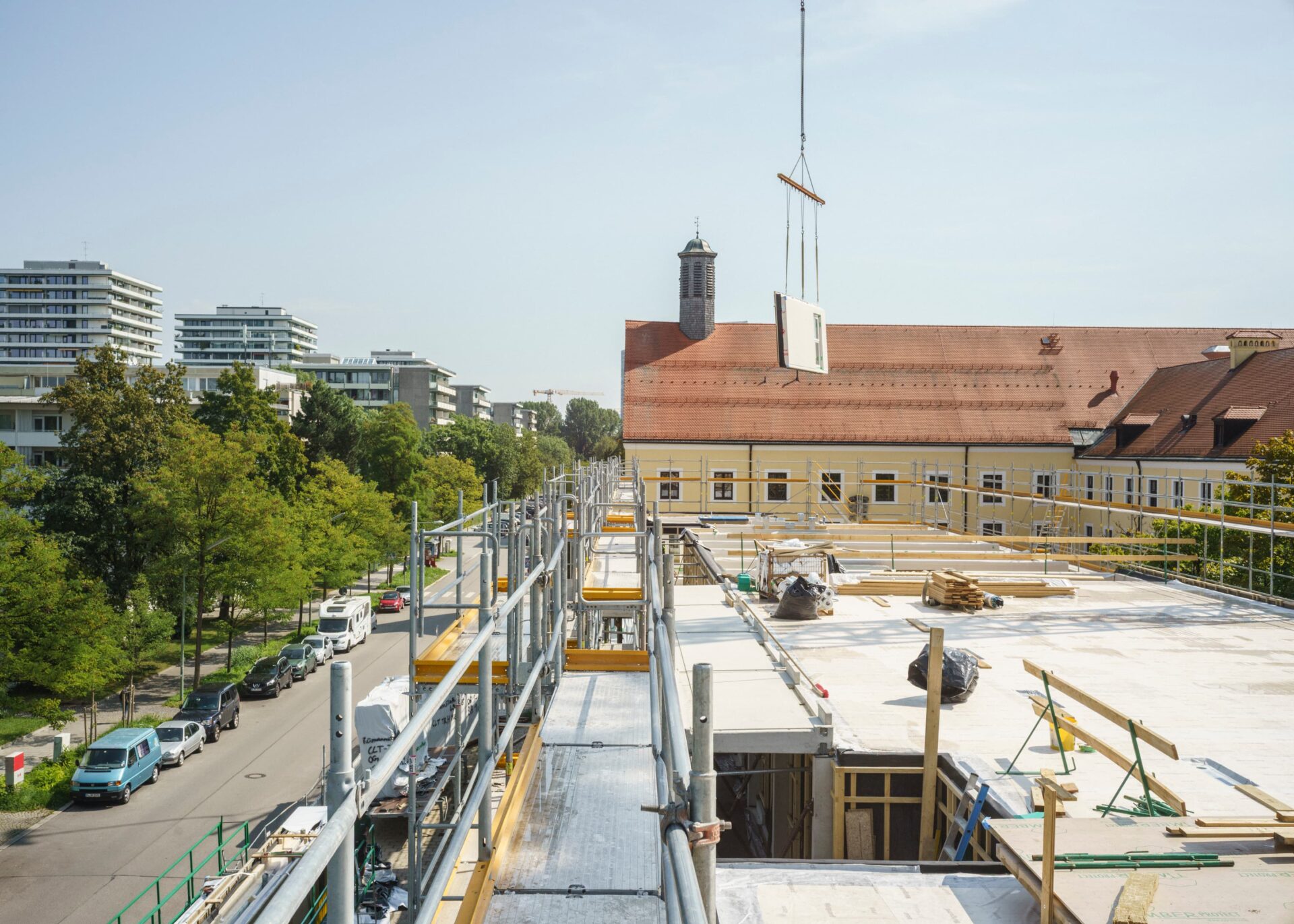 Parkplatzüberbauung in Schwabing – urbane und umweltfreundliche Nachverdichtung