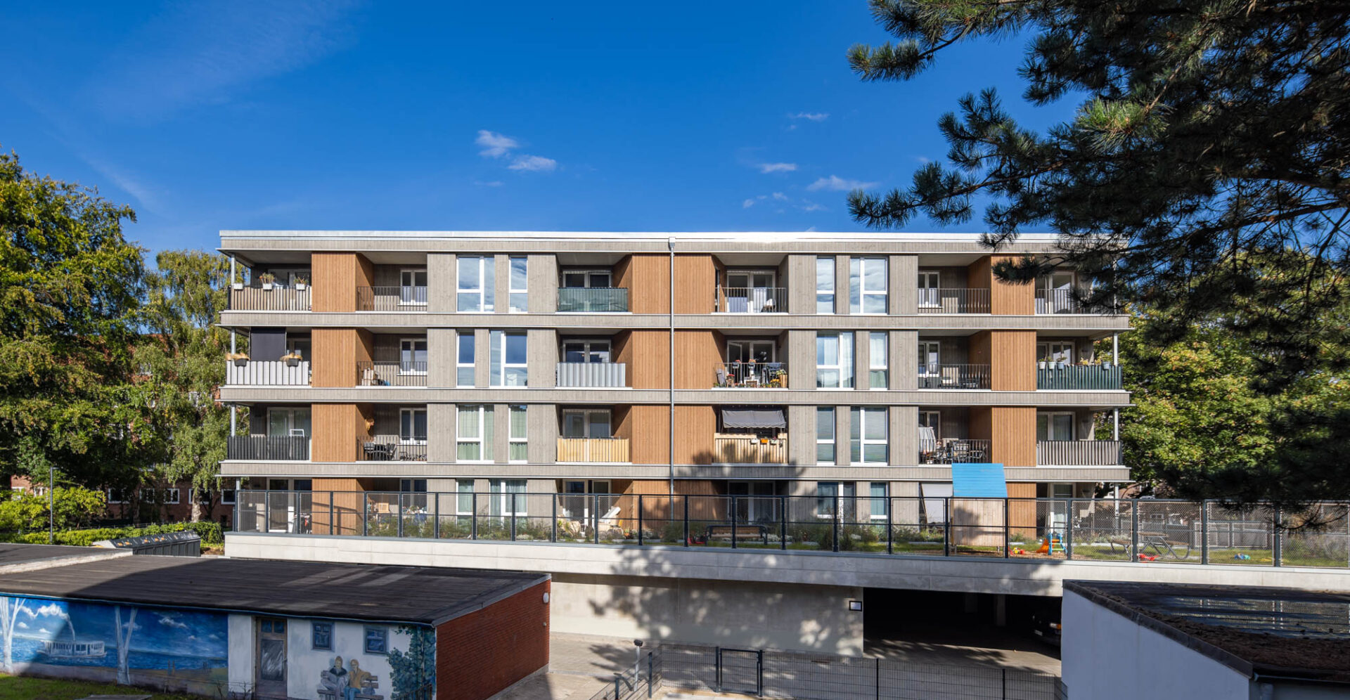 Parkplatzüberbauung in Holzhybrid-Bauweise in Hamburg