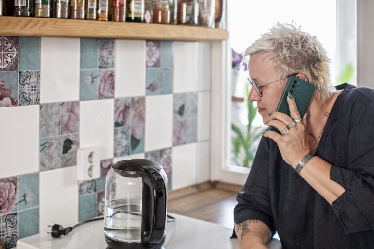 Mieterin meldet Schaden per Smartphone
